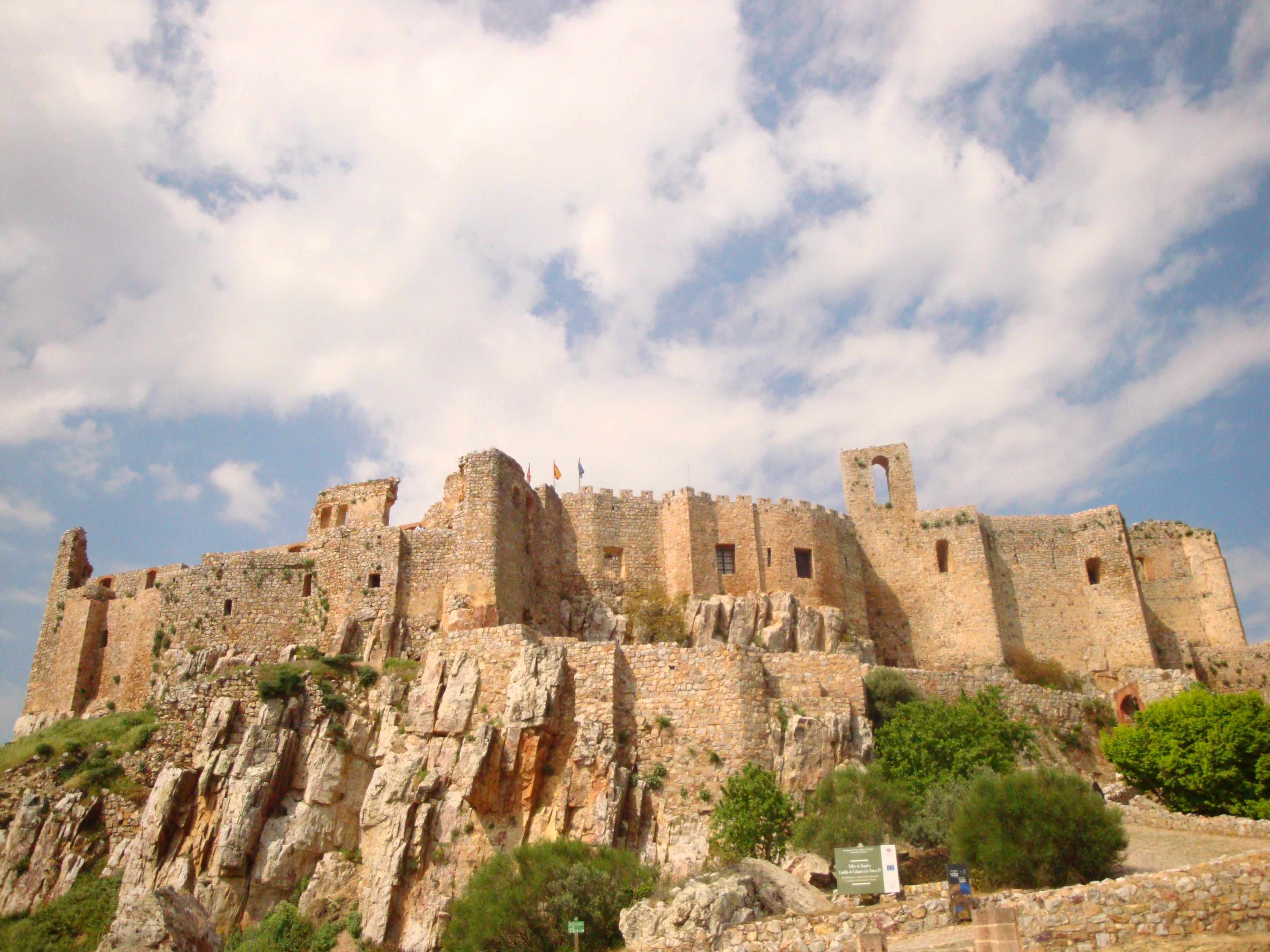 Castillos de Castilla-La Mancha: Las 8 fortalezas más legendarias que forjaron la frontera medieval