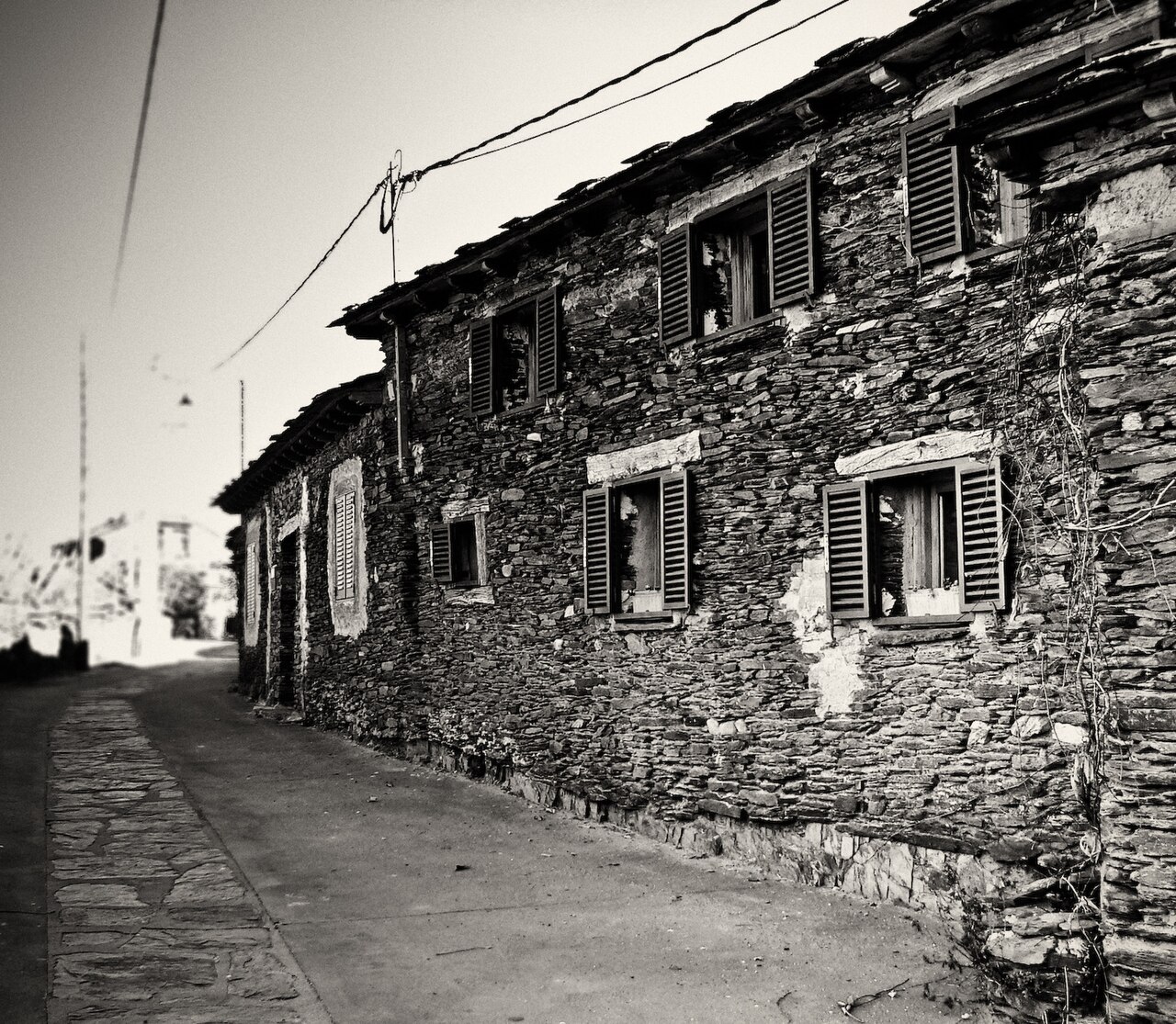 Casas tradicionales de pizarra en Campillo de Ranas